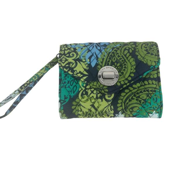 Vera Bradley Wristlet Wallet Green Blue Turn Lock Quilted Your Turn Smartphone - Picture 1 of 8